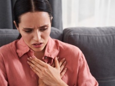 Takie objawy mogą świadczyć o wadzie serca. Niektórzy żyją z nią przez lata