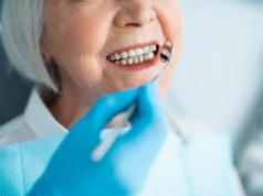 Wydają kilkaset złotych u dentysty prywatnie, a na NFZ jest za darmo. Mało kto o tym wie