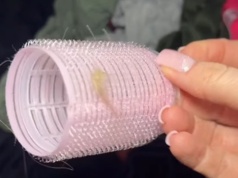 Pokazała, po co wrzuca wałek do włosów do pralki. Ten trik zasługuje na medal