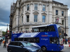 Stał 10 minut przy ruchliwej ulicy. Potem sprawdził krew pod mikroskopem