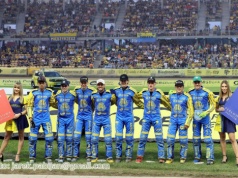 Żużel. Konfetti, barber i odżywki. Na to szły dotacje miejskie!