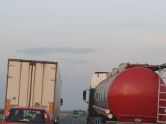 Wyprzedzasz i wciskasz gaz? Przepisy nie zostawiają złudzeń