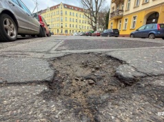 Remont ul. Emilii Plater. Wykonawca czeka na poprawę pogody