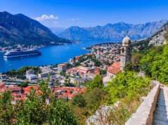 Środek zimy, a Polacy myślą o wakacjach. Tu chcą je spędzić