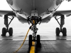 "Ludzie się bali". Awaryjne lądowanie w Brukseli po bójce na pokładzie