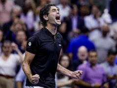 Obrońca tytułu zatrzymany. Będzie amerykański finał