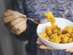 Szkodzą bardziej niż palenie papierosów. UPF najgorszym rodzajem żywności