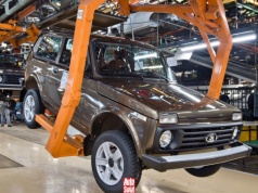 Rosjanie odwracają się od Łady, a Moskwicz to niewypał. Sami pogrążają swoje marki