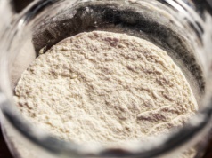 Szkło czy plastik? W takim pojemniku mąka ma najlepsze warunki. Może stać tygodniami