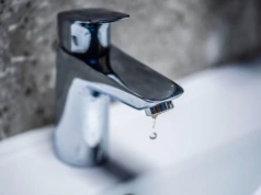 Awaria sieci wodociągowej na ul. Mickiewicza w Chojnicach. Możliwe przerwy w dostawie wody