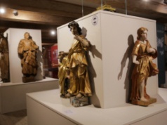 Na olsztyńskim zamku pokaz muzealnych nabytków z 2025 roku