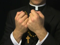 O księdzu szeptano latami, w końcu wybuchł skandal. „A niby był taki w porządku”