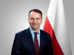 Sikorski w Monachium: USA narzucają nam swoje wartości