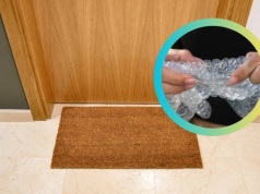 Wyjmij z kuchni i włóż pod wycieraczkę. To genialny odstraszacz na złodziei