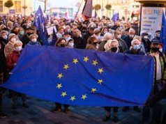 Niemiec, Włoch i Bułgar przyjeżdżają do Polski. Leczą się prywatnie, mieszkanie załatwia im firma