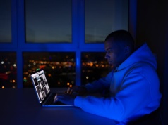 6 złotych za godzinę wyniszczania organizmu. Tyle jest warta twoja nocna zmiana