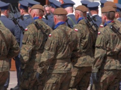 Przegląd płac w służbach 2026. Mundur to misja, ale jeść trzeba. Gdzie zarobisz najlepiej?