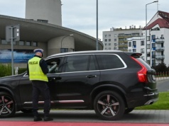 Skarbówka sprawdzi, skąd masz nowe auto. Wystarczy telefon sąsiada