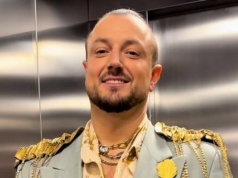 Alek Baron zaskoczył zdjęciem zaledwie dzień po walentynkach. "Zakochałem się"