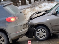 Mała stłuczka, szkoda całkowita... Co to znaczy i co zrobić, by na tym nie stracić?