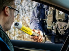 Kontrole drogowe w Polsce: Co musisz mieć w samochodzie?