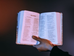 Testament na serwetce, na kartce z zeszytu, na odwrocie rachunku. Prawo mówi jasno, czy to wystarczy