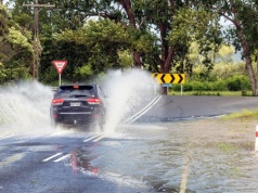 Odwołane loty, tysiące ludzi bez prądu. Burze sparaliżowały Nową Zelandię