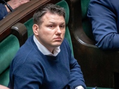 Transakcje za kulisami i spóźnione raporty. KNF przygląda się spółce Mentzena