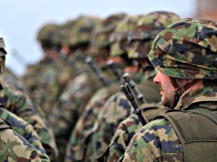 Szwajcarzy płacą specjalny podatek za to, że nie służą w wojsku. Kobiety nie muszą