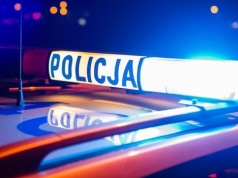 Chwycił torebkę i wybiegł na zewnątrz. Teraz odpowie za recydywę