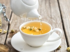 Rumianek, który "szukał choroby", czyli fakty i mity o popularnym naparze