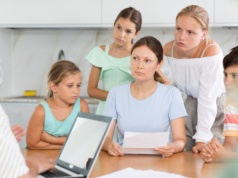 Przepisy o centrach usług społecznych pod ostrzałem. Samorządy wskazują na koszty i biurokrację