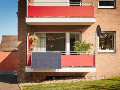 700 zł oszczędności rocznie. Balkonowa fotowoltaika może zwrócić się w 4 lata