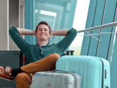 Wysoki sezon, niskie ceny. Jak sprytnie upolować tanie loty zimą?