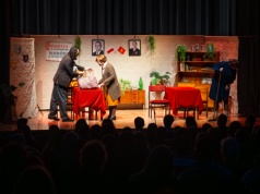 Powrót do PRL-u? Za nami spektakl „Pomożecie? Pomożemy!”