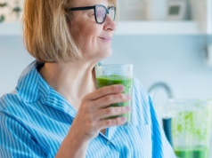 Ten zielony proszek może wspierać poziom cukru. Moringa robi furorę