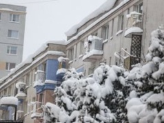 Zwłoki leżały w mieszkaniu cztery lata. "Na razie nie będzie pochowany"