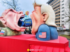 Karykatury Władimira Putina na paradzie w Niemczech. Zrobił je artysta ścigany przez Rosjan