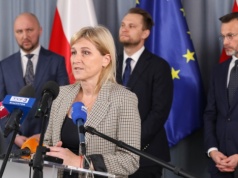 Kryzys w Polsce 2050. Trwa debata nad odejściami z partii