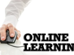 Lewis University przenosi zajęcia online z powodu biura ICE w tym samym budynku