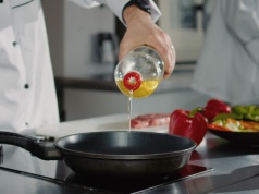 Zrób to po smażeniu, a hydraulik nie zapuka do drzwi. Jeden ruch, który ratuje rury