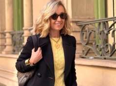 Czarny sweter zostaw na dnie szafy - to te modele zdominują wiosenne trendy. Boski za 40 zł