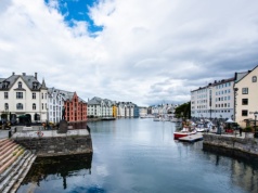 Najbogatszy kraj na świecie leży w Europie. Z Polski dolecisz w 1,5 godziny