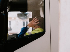 Praca w trasie 2026 – co zmienia się w codzienności kierowców i mobilnych pracowników?