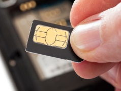 Znany operator będzie musiał zwrócić pieniądze klientom. UOKiK uznał, że kary naliczano bezprawnie