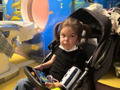 Z sali operacyjnej w Bostonie do domu w Wójtowie. Szczęśliwy finał trudnej drogi 6-letniej Amelki Banaszek