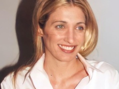 Minimalizm wart fortunę. Ubrania ikony lat 90. właśnie trafiły na aukcję