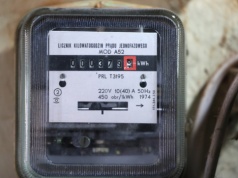 "Sprawdzajcie dobrze rachunki za prąd". Tym sposobem firmy omijają taryfy URE