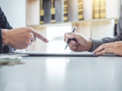 Wyrok TSUE o WIBOR: Które umowy są bezpieczne, a z którymi warto iść do sądu?