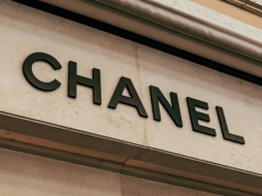 Chanel wchodzi w sneakersy. Ten ruch może zmienić układ sił